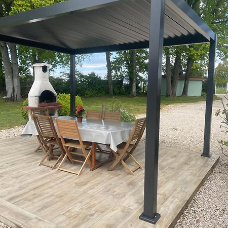 Les Fortelles Chatillon-sur-Broue Exteriör bild